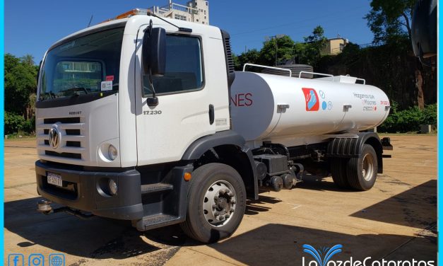 El municipio de Iguazú recibió dos camiones cisterna: uno será para el IMAS