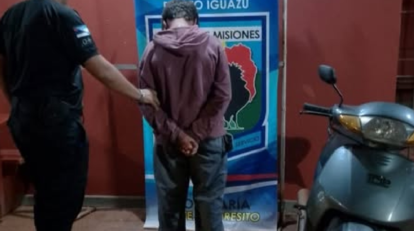 Comandante Andresito: Policías recuperaron una motocicleta robada y detuvieron a un joven imagen-4