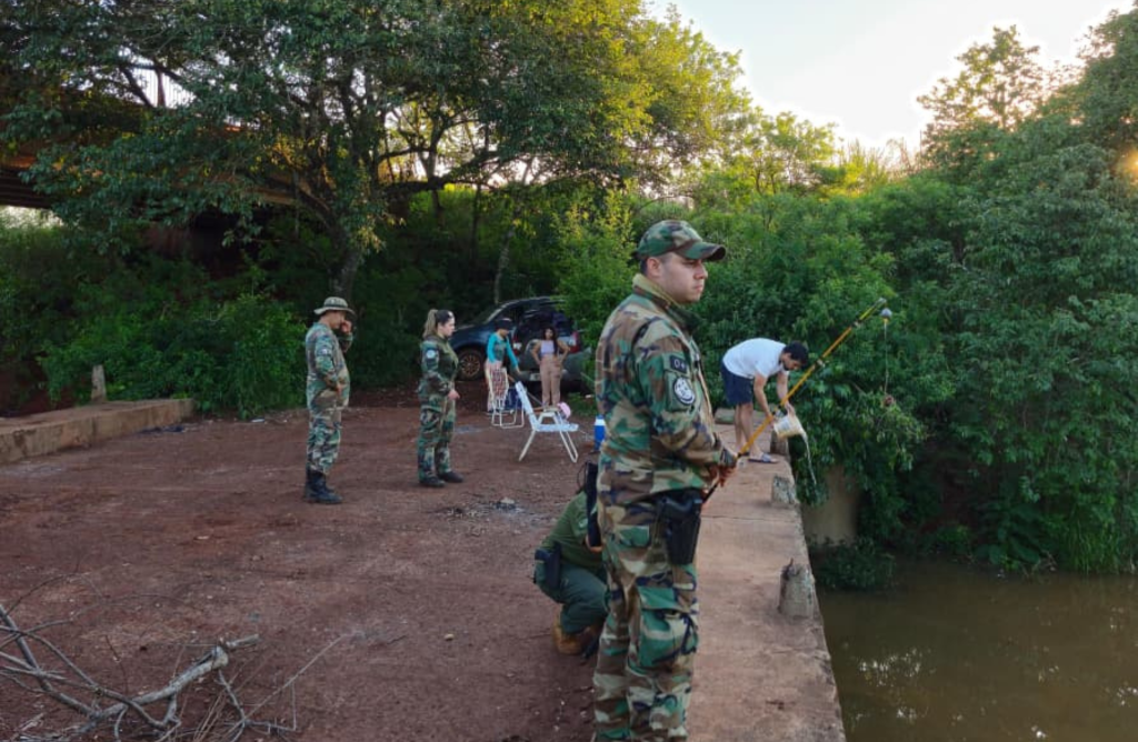 Operativo en Lago Urugua-í: secuestran equipos de pesca durante la veda total en Misiones imagen-8