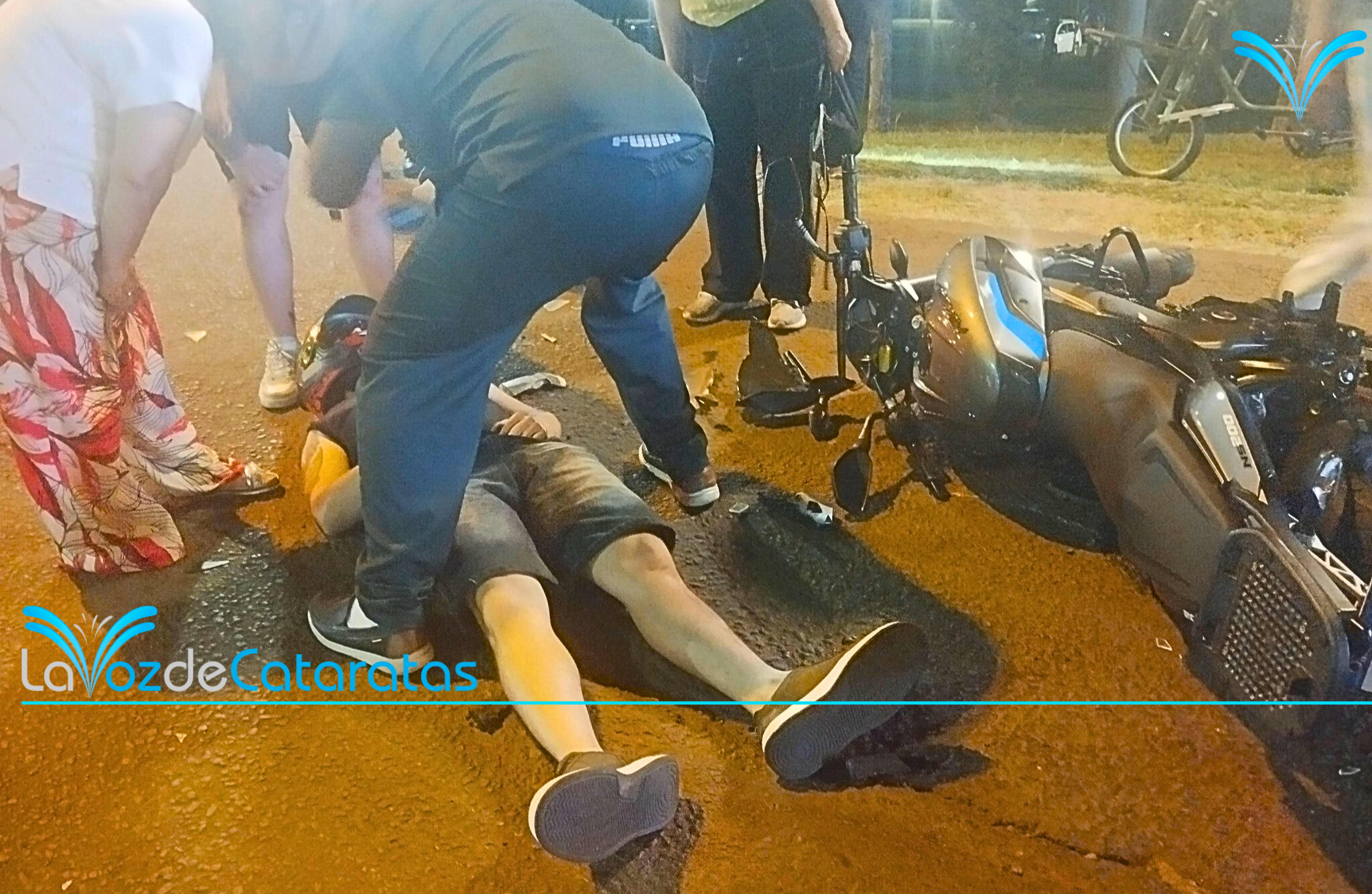 Colisión vehicular cerca de la Aduana dejó a un motociclista hospitalizado imagen-5