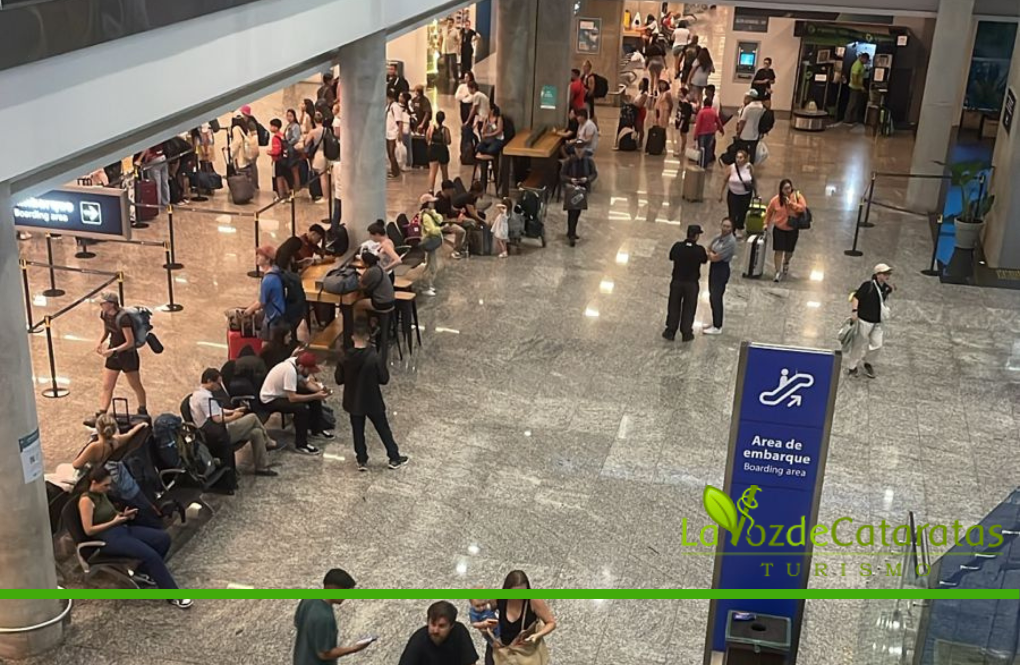 «Amenaza» en el aeropuerto de Iguazú obligó a evacuar pasajeros y suspender operaciones imagen-5