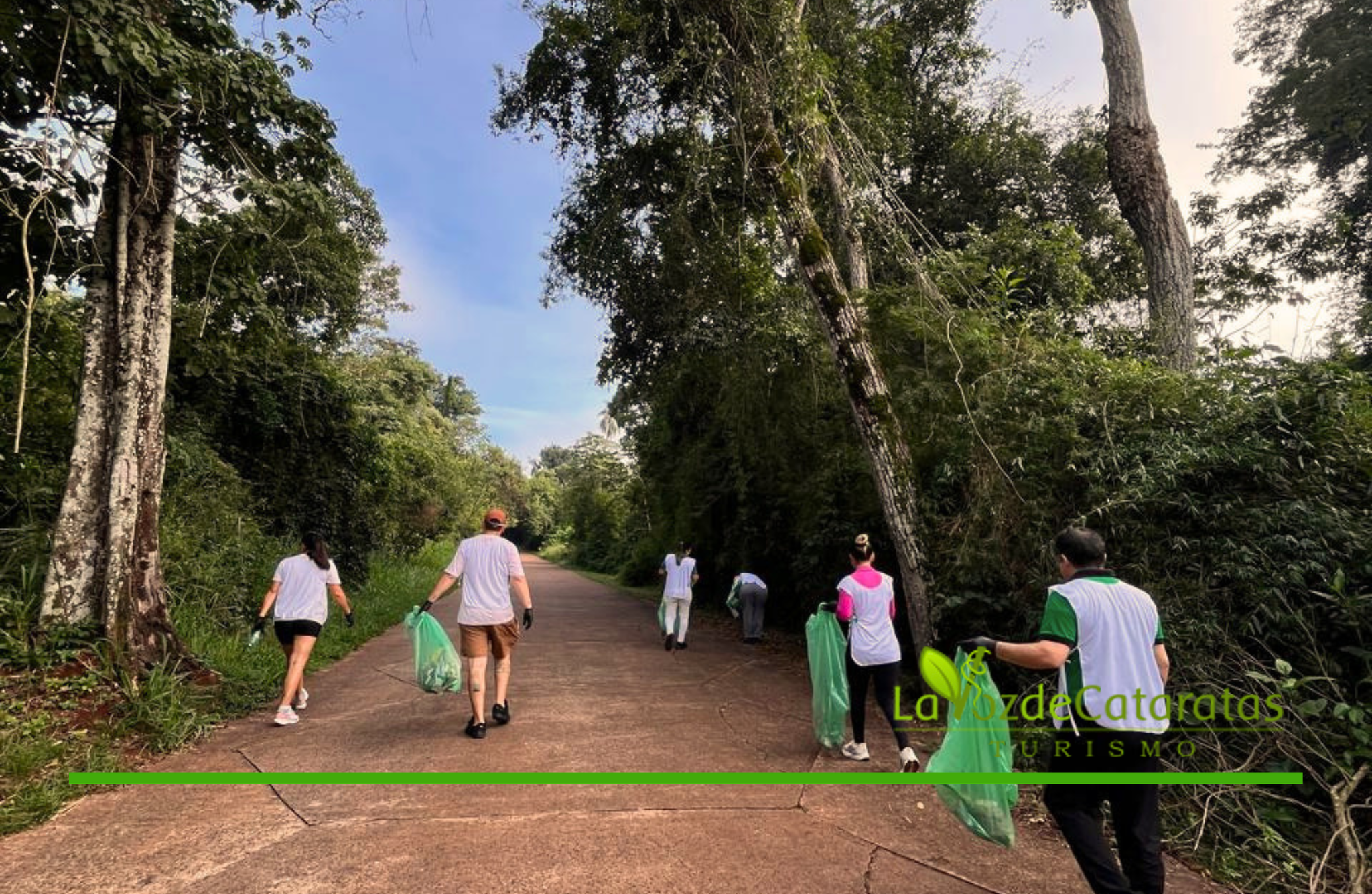 Día de la Tierra: colaboradores de Loi Suites Iguazú recolectaron 60 kilos de residuos en las 600 hectáreas imagen-10
