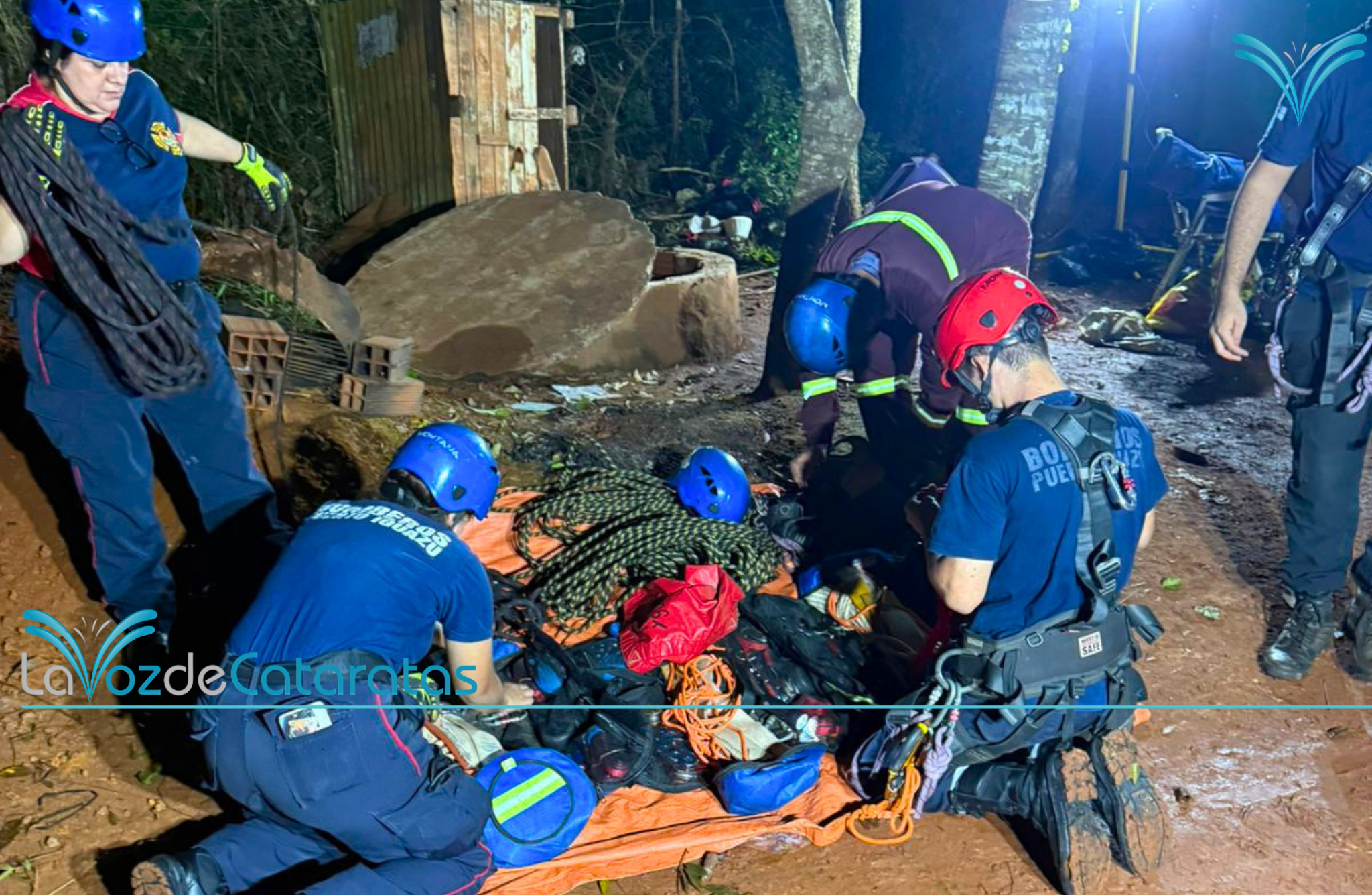 Cachorro cayó a un pozo de 19 metros y fue rescatado por bomberos imagen-5