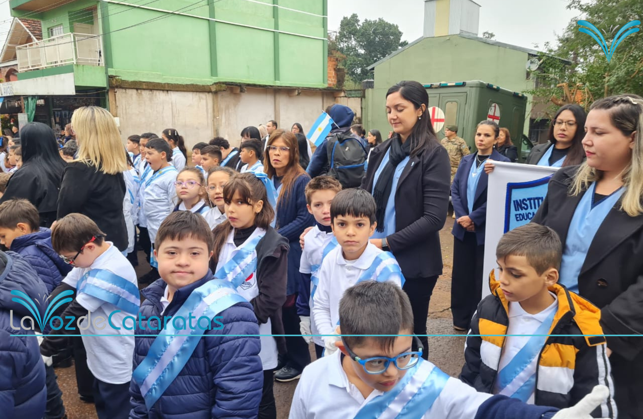 Alumnos de la Escuela Especial Esperanza emocionaron durante la promesa a la Bandera 9 Alumnos de la Escuela Especial Esperanza emocionaron durante la promesa a la Bandera imagen-8