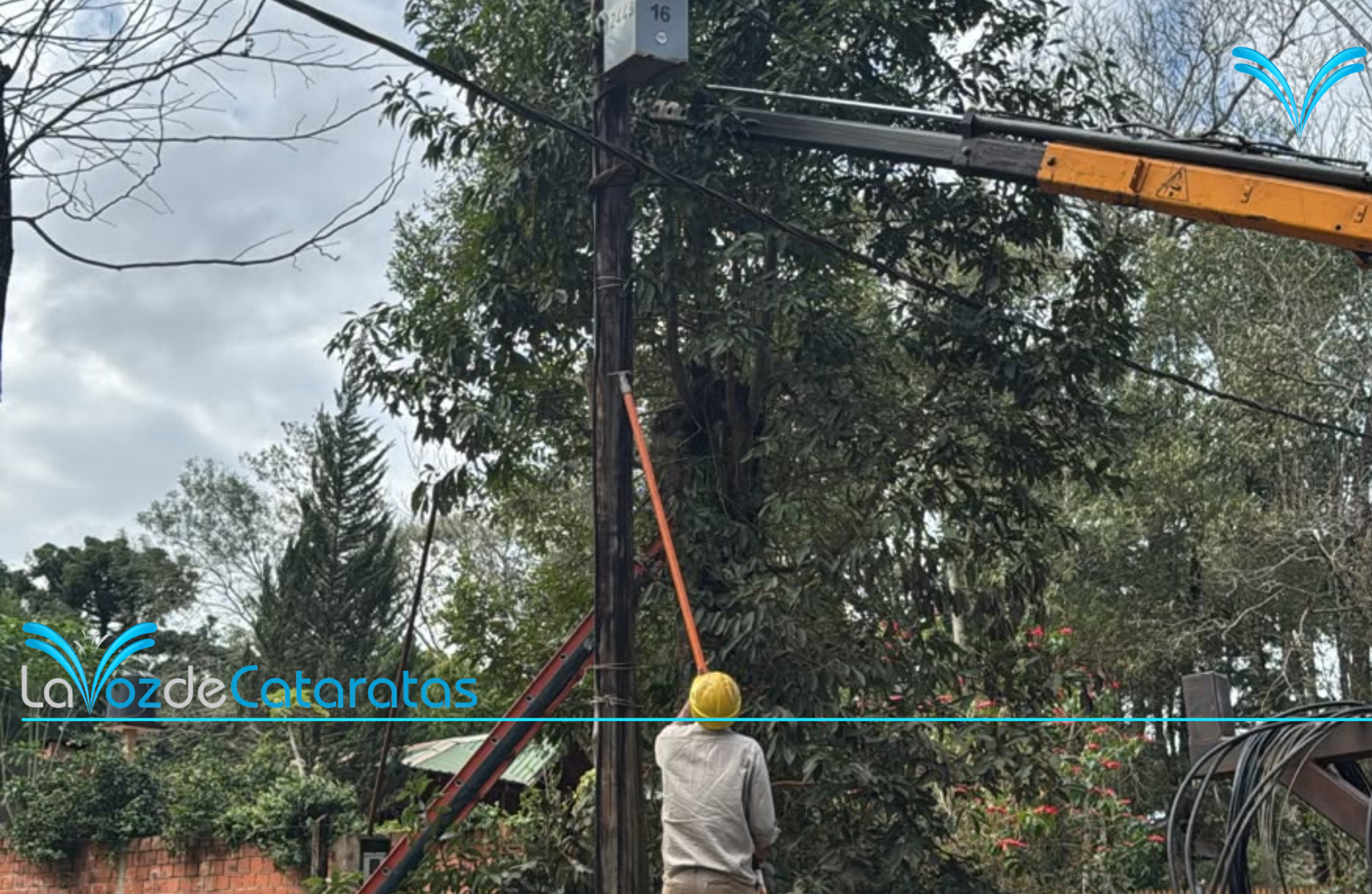 Continúa el operativo para normalizar el suministro eléctrico en Dos Mil Hectáreas imagen-6