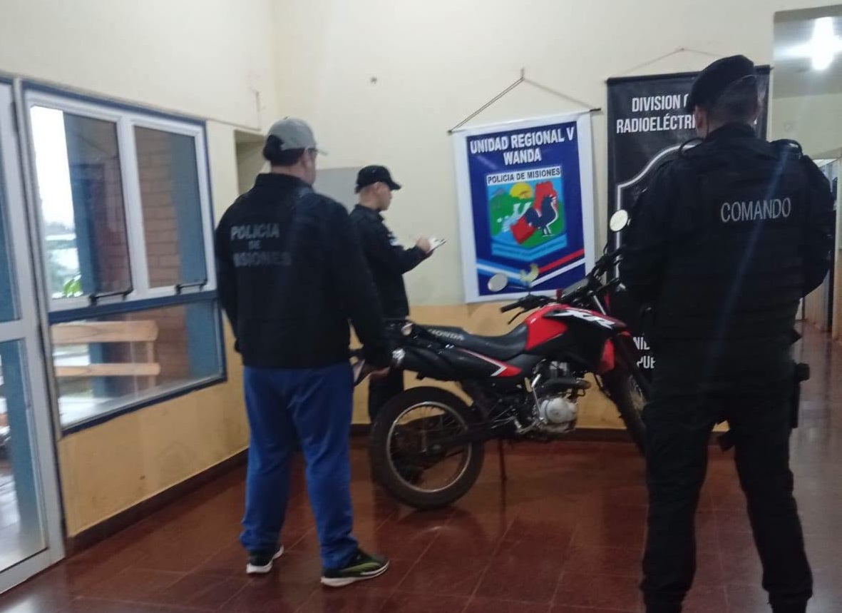 Wanda: subió a Instagram sus maniobras peligrosas para desafiar a la Policía y terminó con la moto secuestrada imagen-5