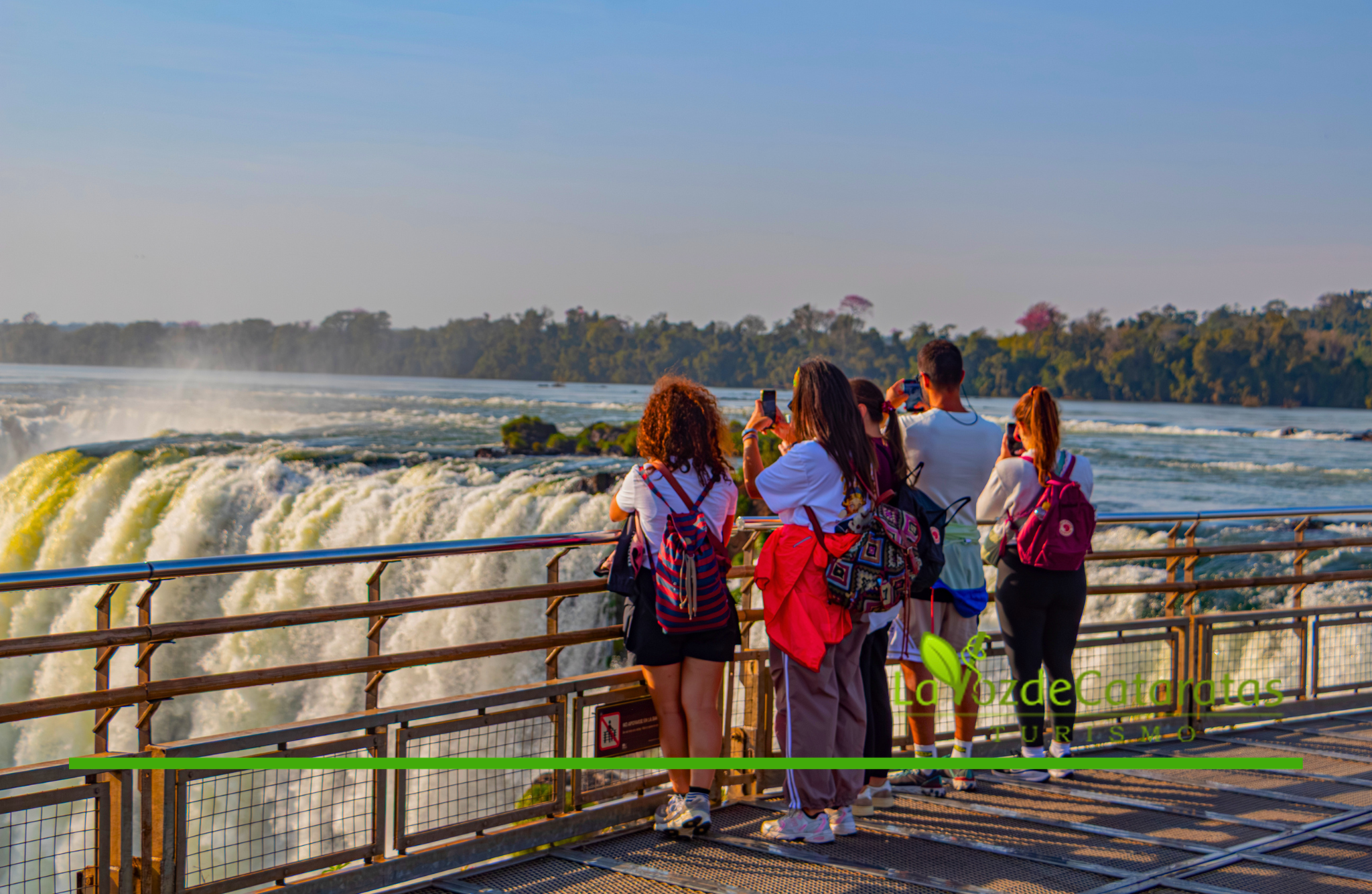 Las Cataratas del Iguazú, entre los destinos argentinos que nunca pasan