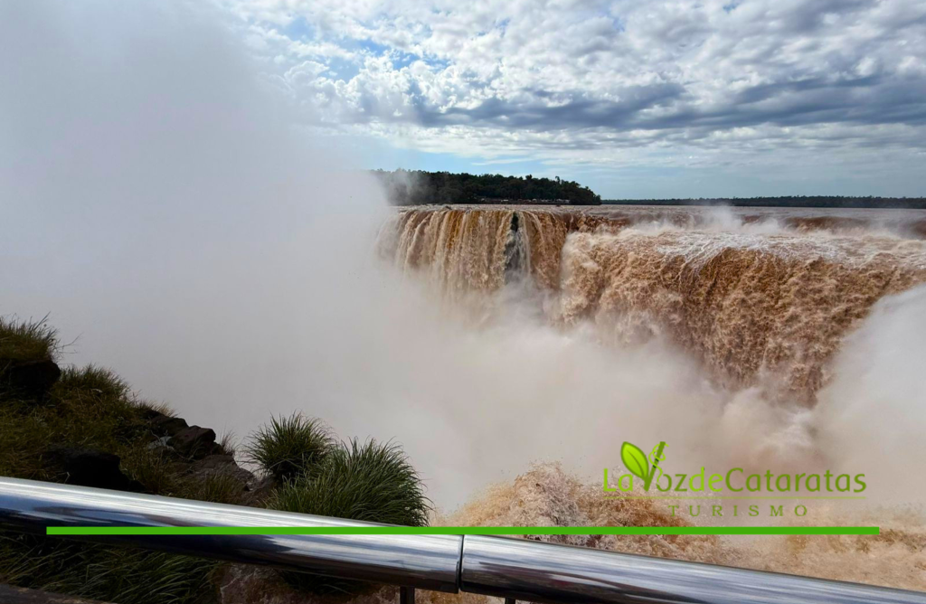 Cierran preventivamente la Garganta del Diablo por el aumento del caudal del río Iguazú 8 Cierran preventivamente la Garganta del Diablo por el aumento del caudal del río Iguazú imagen-7