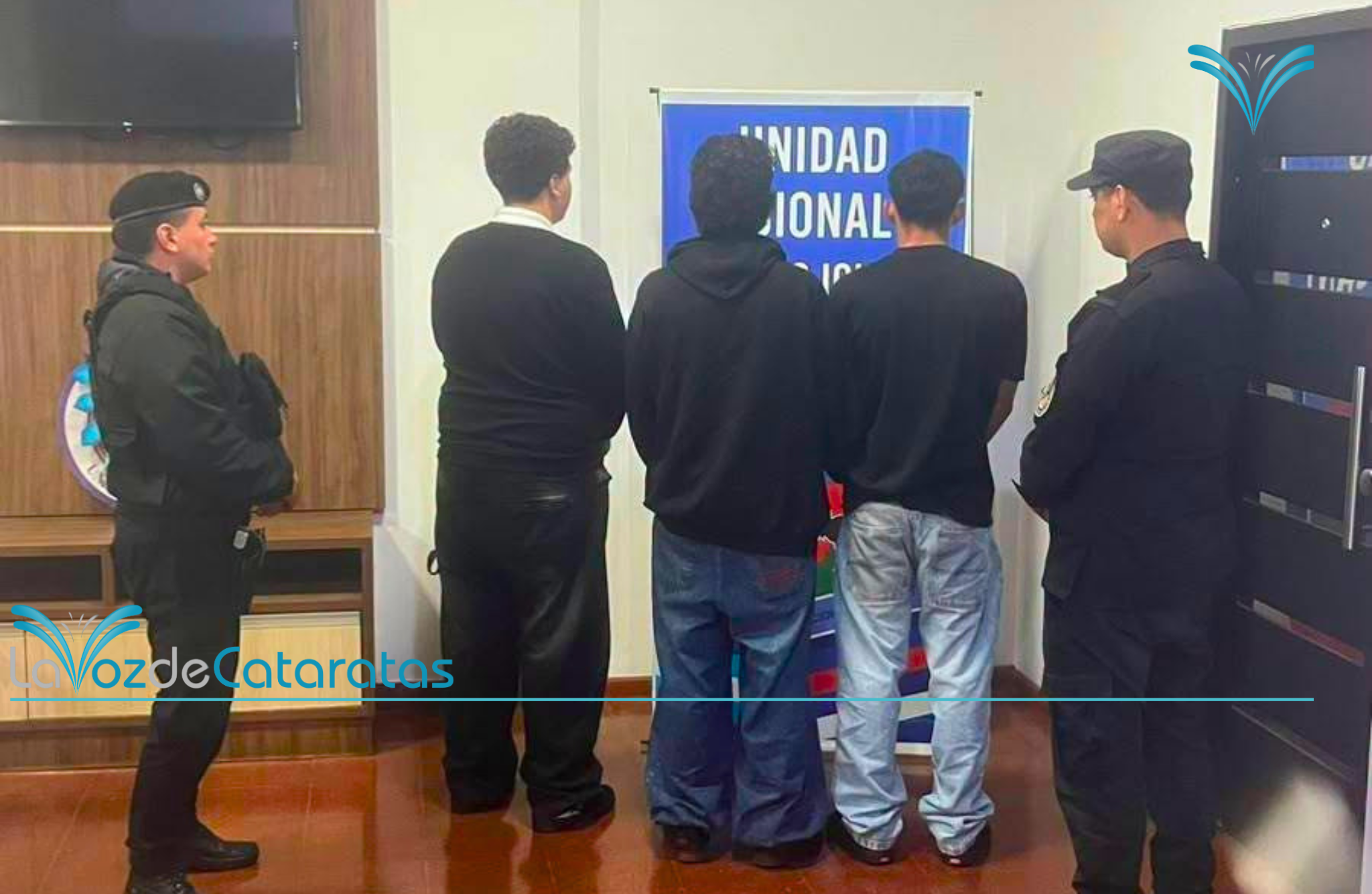 Secuestraron un BMW, hallaron una moto abandonada y detectaron menores en un boliche imagen-6