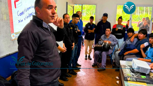 Bullying, violencia familiar y riesgos en redes la Policía brindó una charla a estudiantes de la EPET 51 (1)