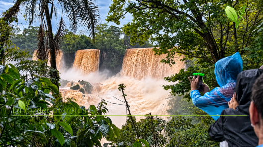 Cataratas el Circuito Superior continuará cerrado este lunes por la crecida del río Iguazú (1)