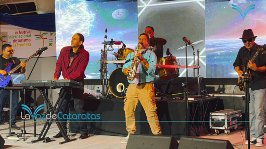 Del tango a la electrónica UnderTango conquistó al público de la frontera