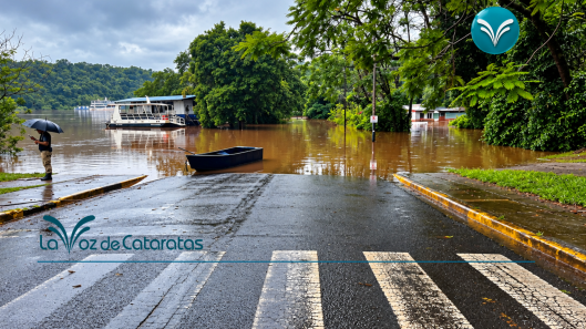 El río Iguazú continúa creciendo alcanzó los 32,20 metros en el puerto local lavozdecataratas