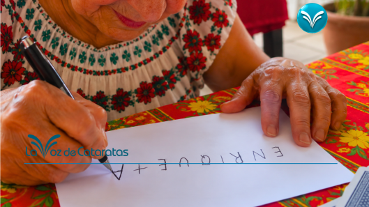 _El sueño que esperó 80 años Enriqueta aprendió a escribir su nombre y sus nietos lo llevan en la piel (2)