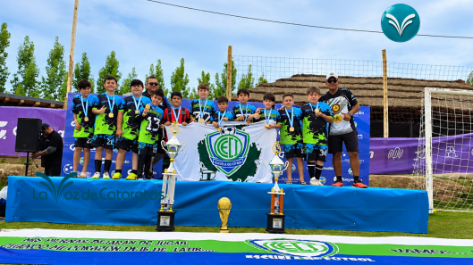 Futbolistas iguazuenses lograron tres subcampeonatos en un torneo nacional en Mendoza