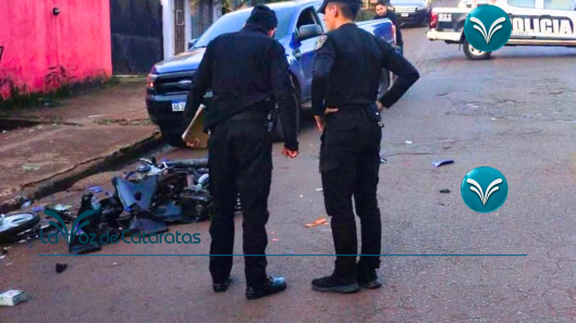 Motociclista de 18 años permanece en terapia intensiva tras accidente vial