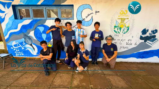 Pinceladas de historia alumnos pintan un mural por los 65 años de la Normal N° 8