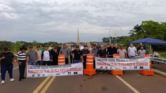 Puente de la Integración camioneros brasileños mantienen el reclamo
