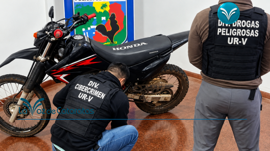 Recuperaron una Honda Tornado robada el conductor abandonó la moto y escapó