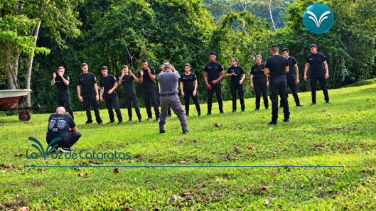 Refuerzan el entrenamiento policial para requisas e intervenciones en espacios reducidos