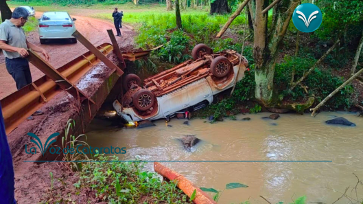 Un adolescente resultó lesionado tras perder el control de una Hilux sobre el puente de las 2000 Hectáreas