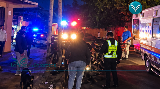 Un motociclista chocó a otro, provocó una segunda colisión y se dio a la fuga