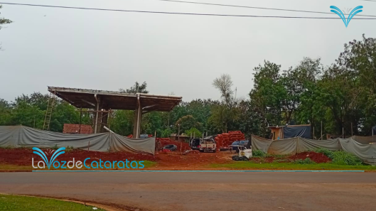 Una estación de servicio en tierras de Fortín Mbororé pone en debate el uso del territorio indígena
