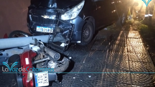 esquivo una moto y choco contra un muro