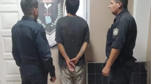 este