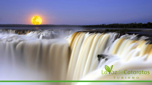 luna llena en cataratas