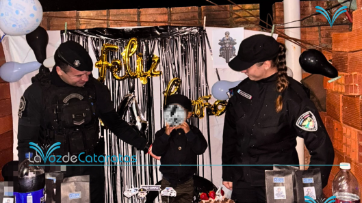 oliver festejo su cumpleaños con la policia